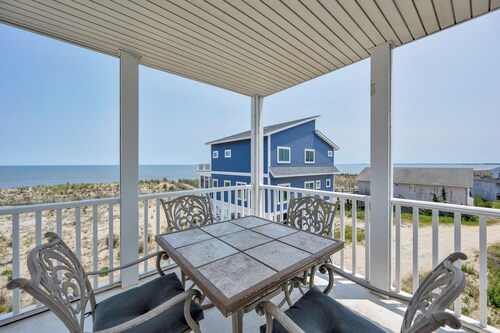 Pet friendly home with bay views! 1104 S Bayshore Avenue