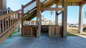 Property grounds - Playa del Molino: 4  BR, 3  BA House in Port Bolivar, Sleeps 13 (Port Bolivar)