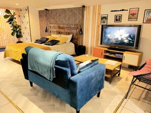 1 bedroom, desk, free WiFi, bed sheets