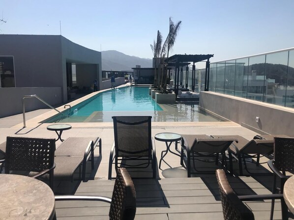 Piscine extérieure, piscine chauffée