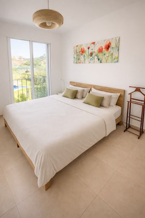3 bedrooms, iron/ironing board, free WiFi, bed sheets