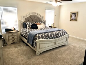 4 bedrooms, desk, iron/ironing board, WiFi