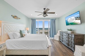 5 bedrooms, iron/ironing board, free WiFi, bed sheets - Sunset Dreamer- Beachfront MB Home- Priv. Pool, Pet Friendly, Hot Tub, Sleeps 13 (Mexico Beach)