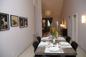 House | Private kitchen | Fridge, microwave, oven, stovetop - Stunning 3-bed House in Tema-ahenfie Villa (Tema)
