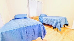 3 chambres, fer et planche à repasser, Wi-Fi gratuit, draps fournis