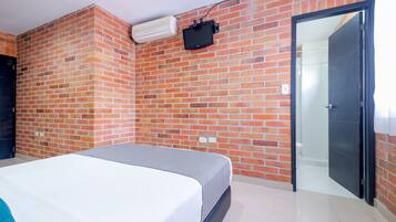 غرفة سوبيريور مزدوجة | ملاءات للفراش لا تسبب الحساسية وواي فاي مجانًا وملاءات أسرّة