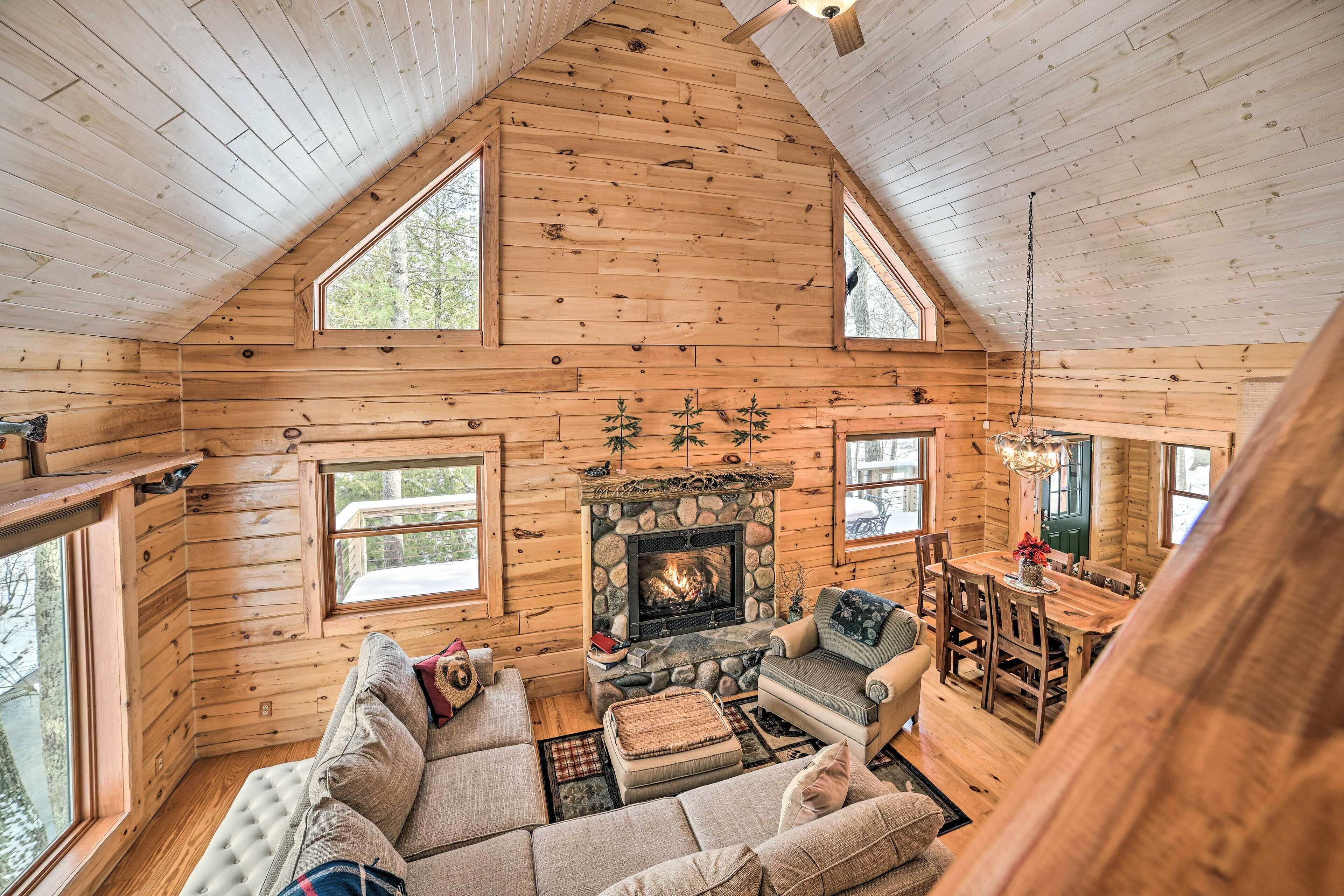 'Rainbow Lodge' at Scenic Double J River Camp