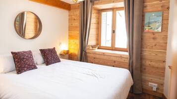 4 chambres, fer et planche à repasser, lit parapluie, Wi-Fi gratuit