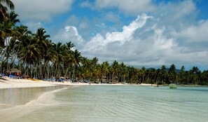 Private beach, white sand, sun loungers, beach towels - Bungalow 3111 Ocean Front (Las Galeras)