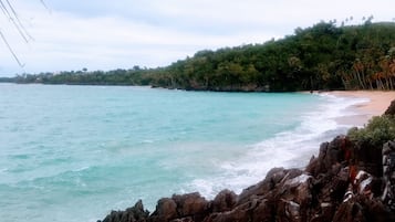 私人海灘、白沙、躺椅、海灘浴巾