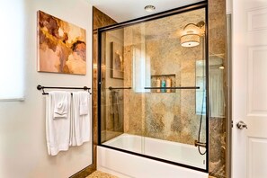 Hair dryer, towels - Big Compound | Pool + Hot Tub| Game Room|Sleeps 16 (North Las Vegas)