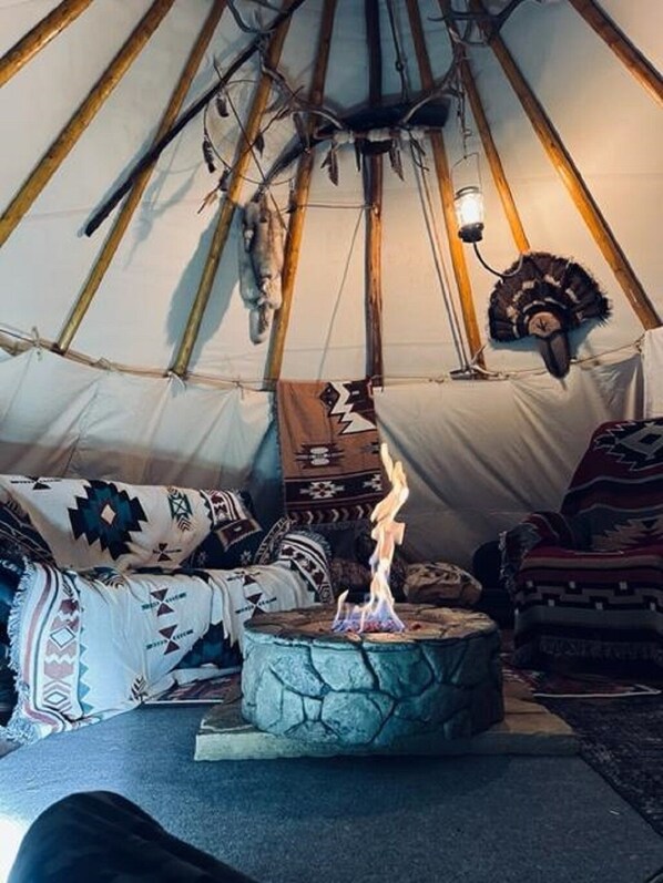 Interior - Base Camp 126 Cabin CLOSED FOR BUSINESS UNTIL MAY 2026. (Pine)