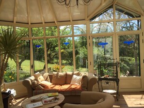 TV, fireplace, DVD player