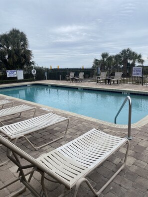 Innenpool, Außenpool