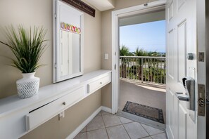 Interior - DestinWest 1Bd Overlooking Lazy River Free Beach Service! (Fort Walton Beach)