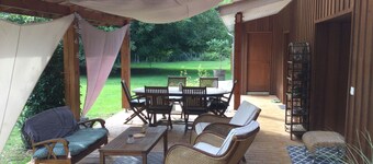 Beautiful country house with heated pool close to the ocean