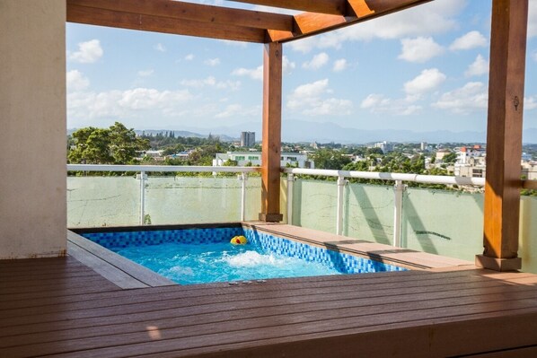 Bañera de hidromasaje exterior