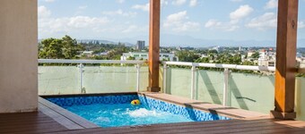 Modern penthouse at Miramar, private picuzzi, terrace and city view