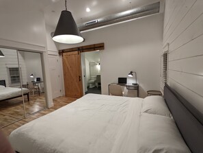 3 bedrooms, travel crib, free WiFi, bed sheets