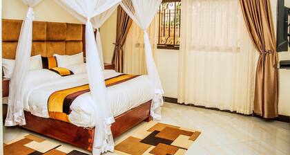 2 Bed - Sleeps 4 - Free Airport Shuttle