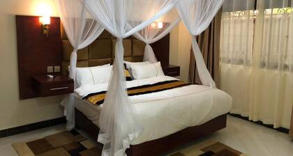 2 Bed - Sleeps 4 - Free Airport Shuttle