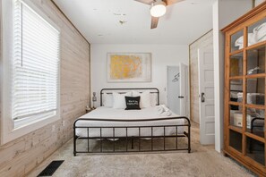 3 bedrooms, iron/ironing board, travel cot, free WiFi - Oak Canopy Escape | St. Augustine | Heated Pool (St. Augustine)