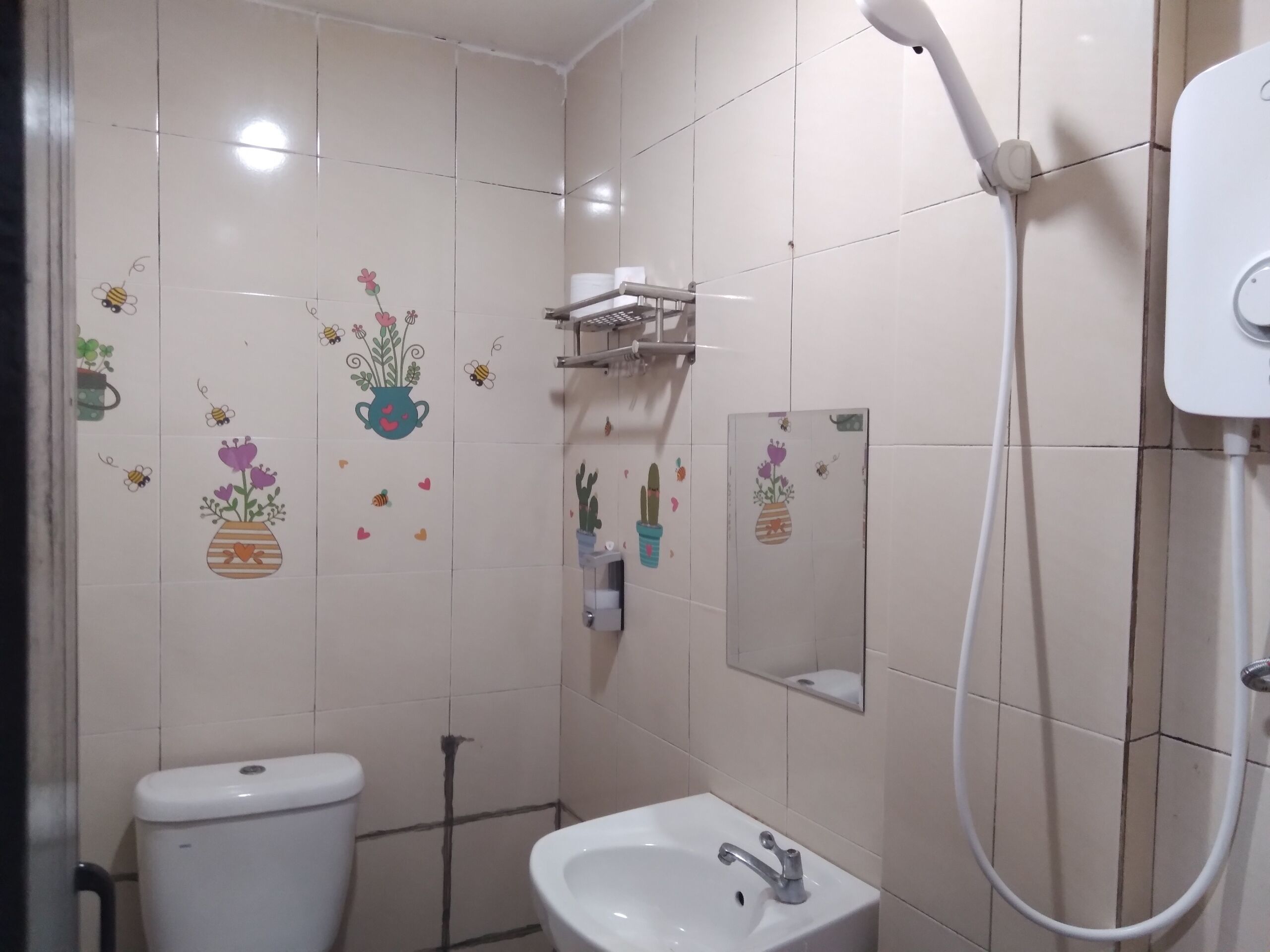 Standard Double Room | Bathroom | Shower, towels