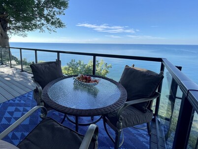 COTTAGE NIAGARA DIRECT WATERFRONT 