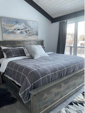 4 bedrooms, bed sheets - Amazing Bruce Trail hiking near Collingwood, Thornbury (Kimberley)