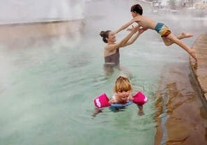 Piscine couverte, piscine extérieure