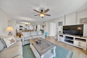 TV, books - Oceanfront Ground-floor Poolside Private Patio IP107 55 steps to Beach! (Fort Walton Beach)