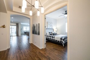 5 bedrooms, desk, iron/ironing board, travel crib - Spacious Monthly Stay: Heated Pool, Spa, Sleeps 14 (Queen Creek)