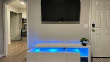 Luxury Townhome | Living area