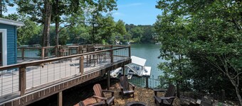 Barney's Bluff pet-friendly home w/towing pontoon