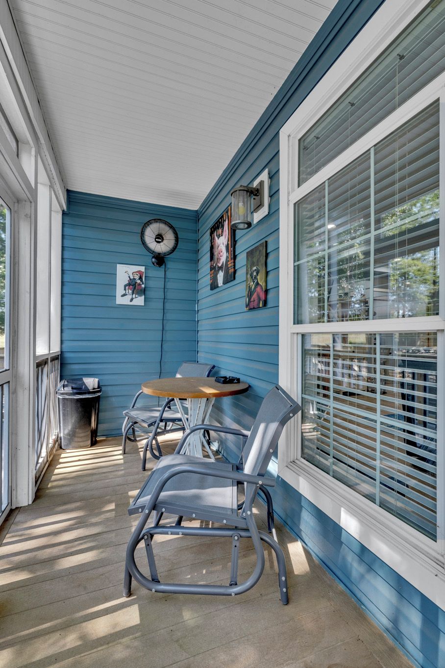 Kick back in the inviting screened cigar room with comfy chairs for conversation