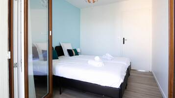 2 bedrooms, iron/ironing board, free WiFi, bed sheets