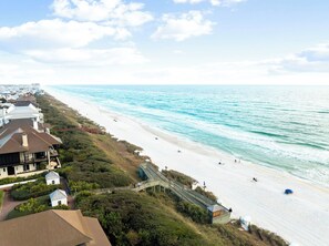 Beach nearby - PRIVATE POOL, LSV, BIKES! NatureWalk STUNNER! (Santa Rosa Beach)