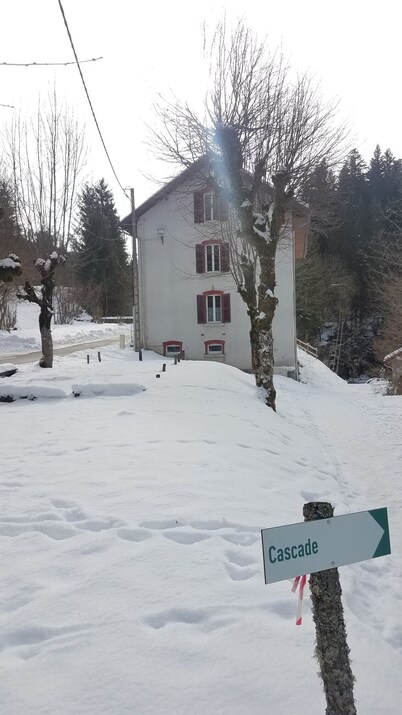 LE GRAND TETRAS in a charming property in the heart of the Blue Spring area