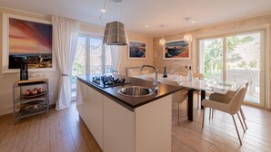 Coffee/tea maker, fridge, oven, stovetop - Villa Mastrissa - Luxury Apartment with private mini pool (Taormina)
