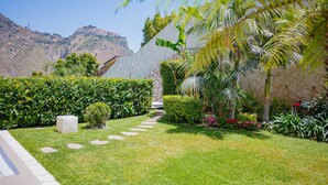 Property grounds - Villa Mastrissa - Luxury Apartment with private mini pool (Taormina)