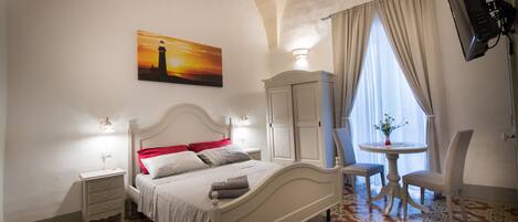 1 chambre, fer et planche à repasser, Wi-Fi gratuit, draps fournis