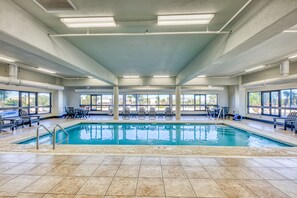 Piscine intérieure