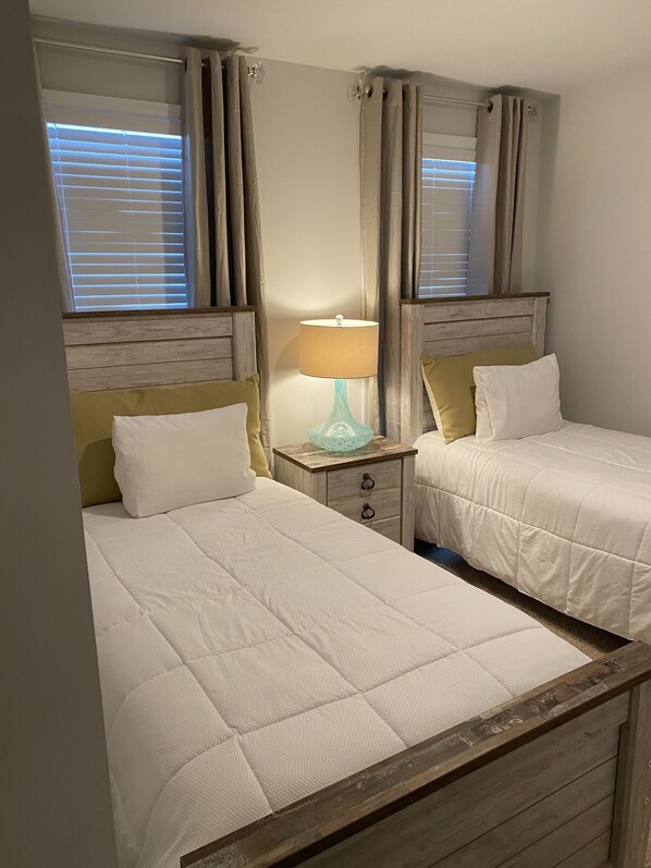 2 室のベッドルーム、アイロン / アイロン台、WiFi、ベッドシーツ