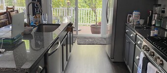 One room for rent in townhouse, 4 miles to downtown Charlottesville