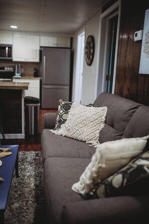 Smart TV - Raven’s Nest - Cozy, Northern Lights, Private (North Pole)