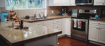 Raven’s Nest - Cozy, Northern Lights, Private