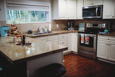 Raven’s Nest - Cozy, Northern Lights, Private