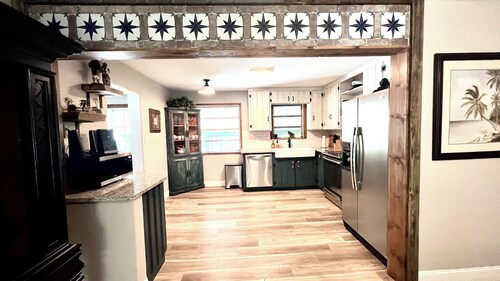 Spacious "The Lodge" 3 bed 2 bath w/Pool and plenty of Boat or RV parking!!