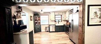 Spacious "The Lodge" 3 bed 2 bath w/Pool and plenty of Boat or RV parking!!