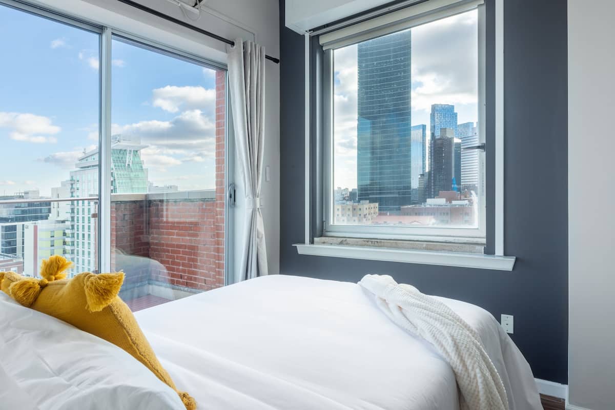 penthouse suite | 1 bedroom, in-room safe, iron/ironing board, free wifi